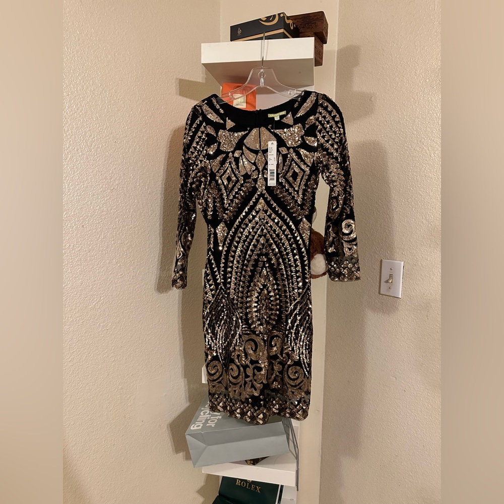 Woman’s long sleeve Gianni dress❤️👗